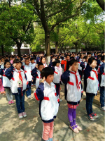 傳承紅色基因 弘揚(yáng)八一精神南昌現(xiàn)代外國(guó)語(yǔ)學(xué)（迎賓校區(qū)）小學(xué)部開展晨會(huì)活動(dòng)